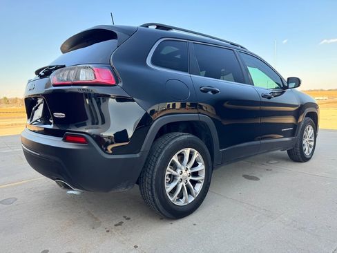 Used 2022 Jeep Cherokee Latitude Lux w/ Sun & Sound Group AWD/4WD image 5