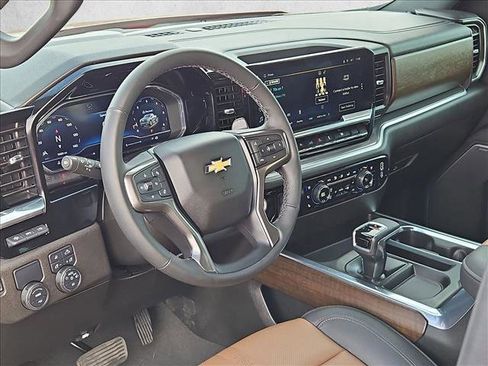 Used 2025 Chevrolet Silverado 1500 High Country w/ High Country Premium Package image 10