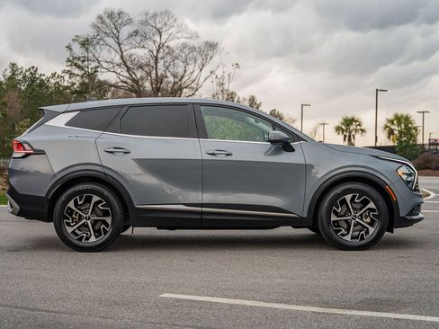 Used 2023 Kia Sportage EX image 11