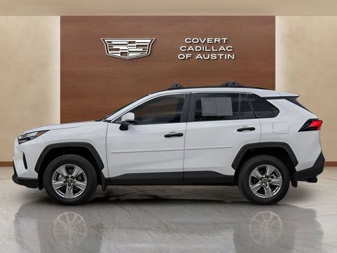 Used 2025 Toyota RAV4 XLE FWD image 2