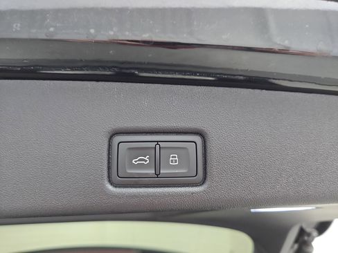 Used 2025 Audi Q5 Premium Plus w/ Premium Plus image 13