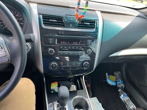 Used 2013 Nissan Altima 2.5 S FWD image 8