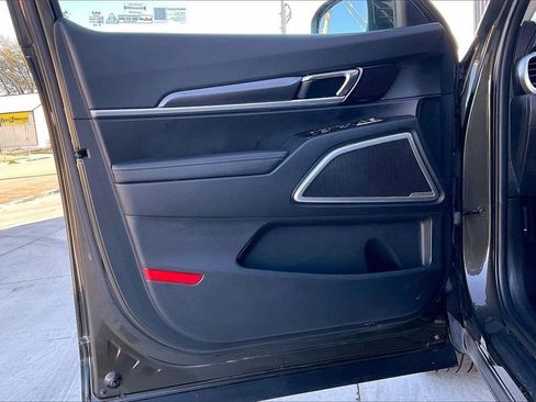 Used 2023 Kia Telluride S image 22