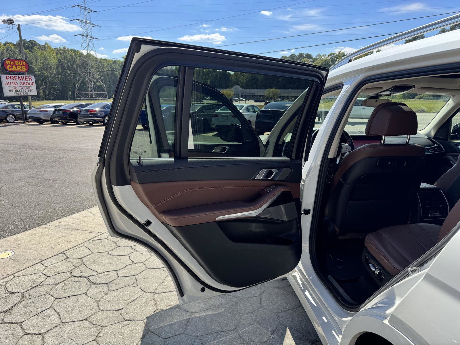Used 2020 BMW X7 xDrive40i w/ Premium Package AWD/4WD image 9