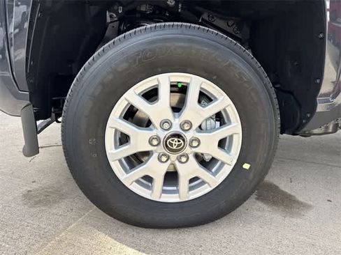 Used 2025 Toyota Tacoma SR5 image 12