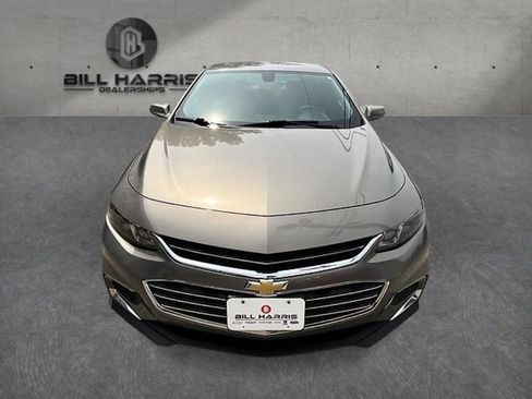 Used 2018 Chevrolet Malibu LT FWD image 2
