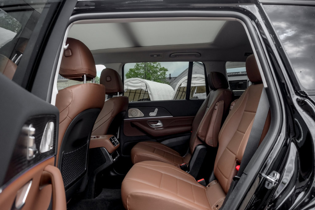 Used 2026 Mercedes-Benz GLS 450 4MATIC image 18