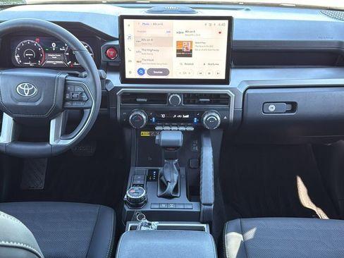 Certified 2026 Toyota 4Runner TRD Off-Road Premium AWD/4WD image 18