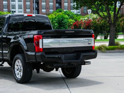 Used 2017 Ford F250 Platinum AWD/4WD image 22