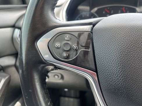 Used 2020 Chevrolet Traverse LT FWD image 19