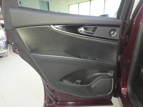 Used 2021 Lincoln Nautilus Reserve FWD image 19