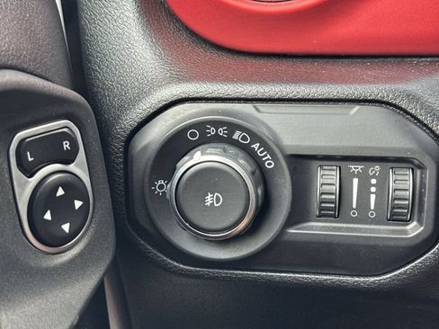 Used 2018 Jeep Wrangler Unlimited Rubicon AWD/4WD image 26
