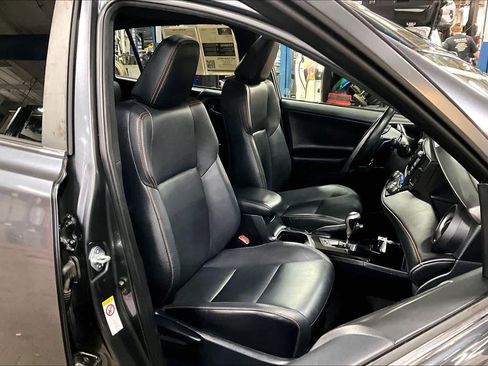Certified 2017 Toyota RAV4 SE image 7