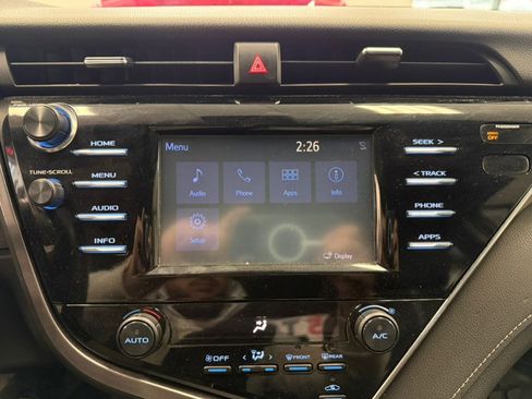 Used 2018 Toyota Camry SE FWD image 45