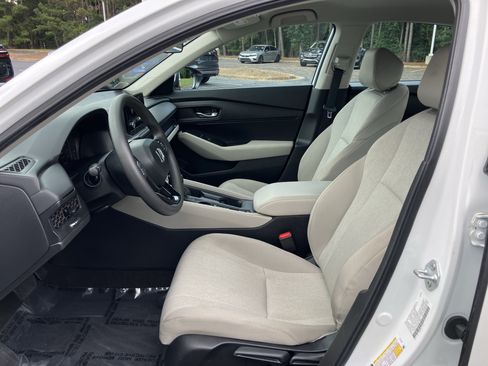 Used 2025 Honda Accord LX image 16