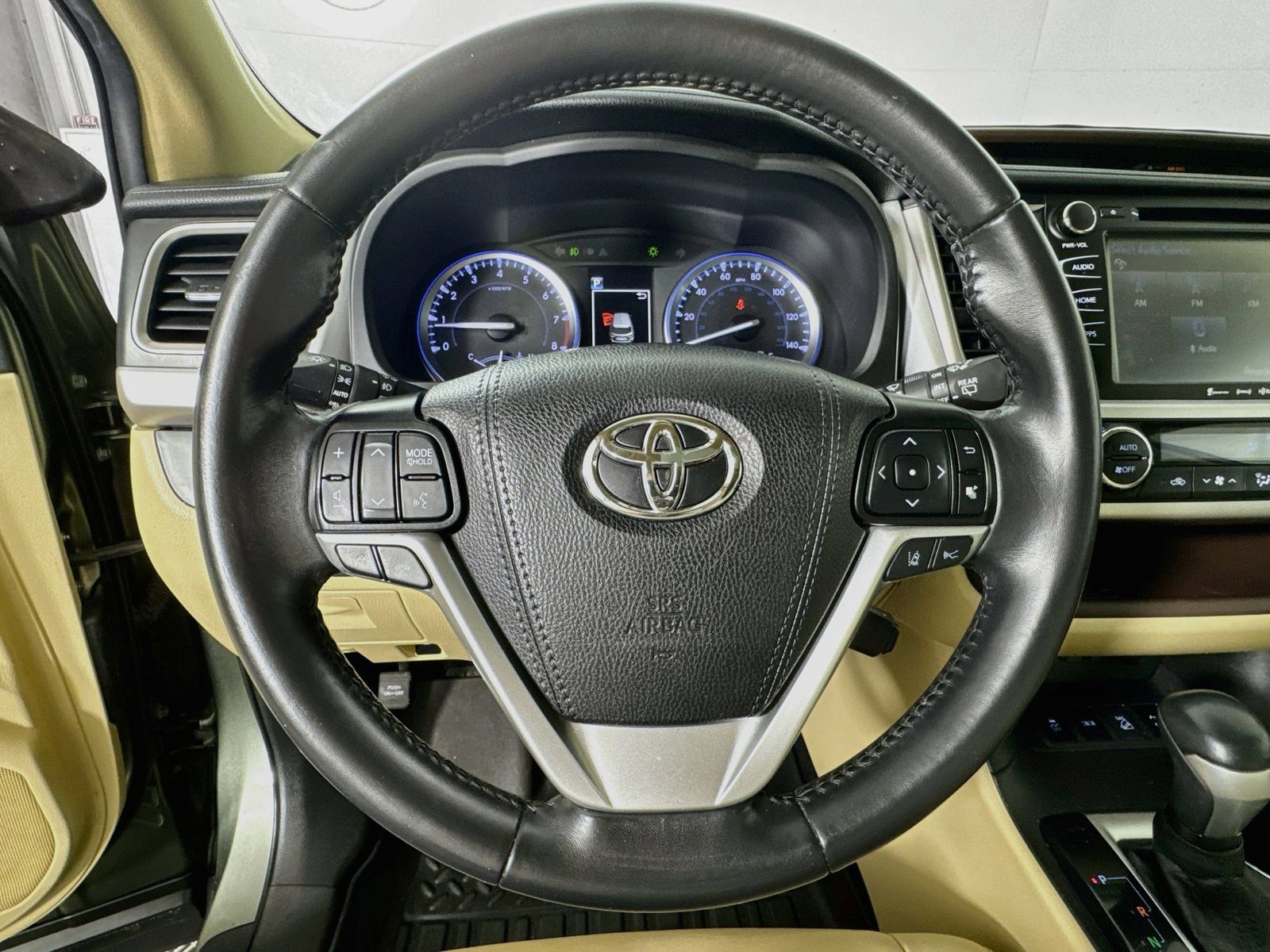 Used 2019 Toyota Highlander XLE AWD/4WD image 11