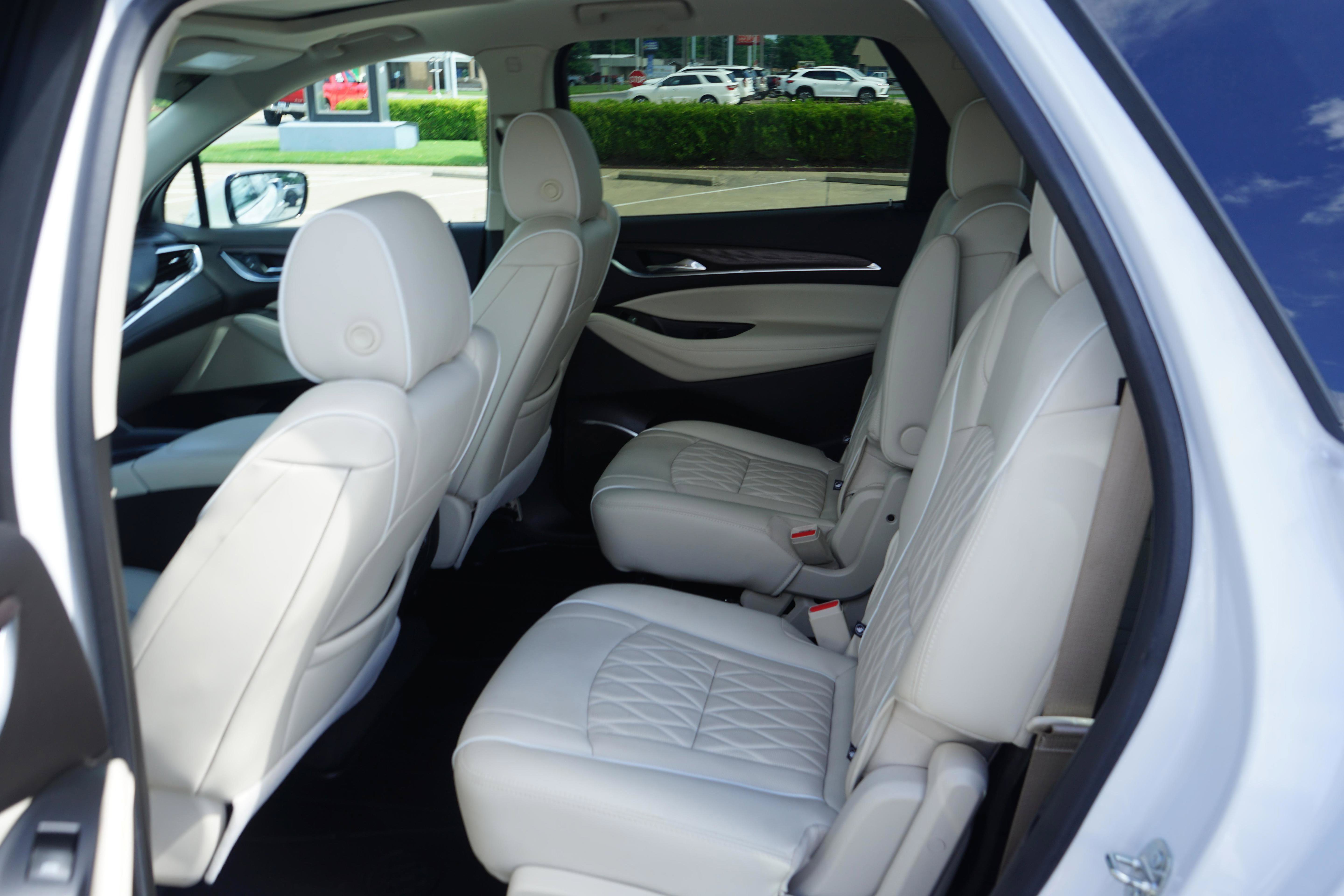 Used 2023 Buick Enclave Avenir AWD/4WD image 20