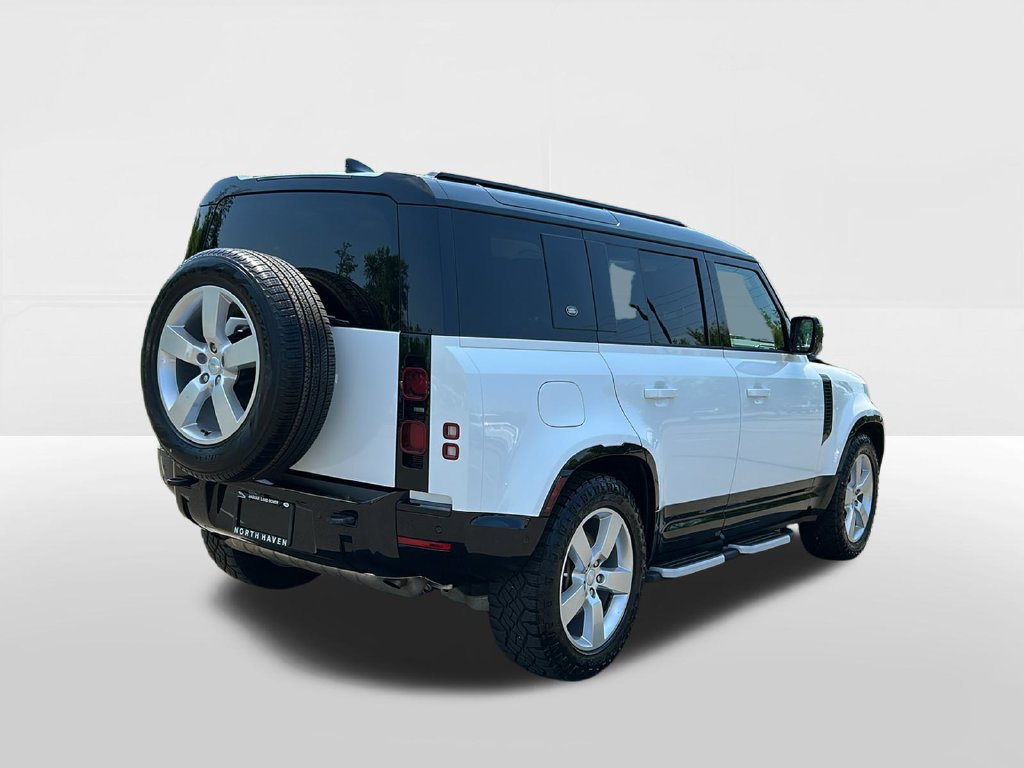 Used 2024 Land Rover Defender 110 X-Dynamic SE AWD/4WD image 4
