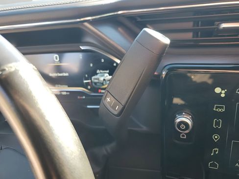 Used 2025 GMC Sierra 2500 Denali Ultimate w/ Max Trailering Package image 36