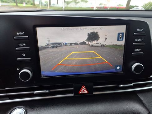 Used 2023 Hyundai Elantra SEL w/ Cargo Package FWD image 10
