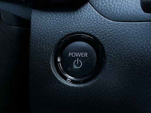 Used 2025 Toyota Camry LE image 27