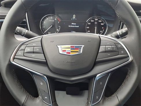 New 2026 Cadillac XT5 Luxury image 11