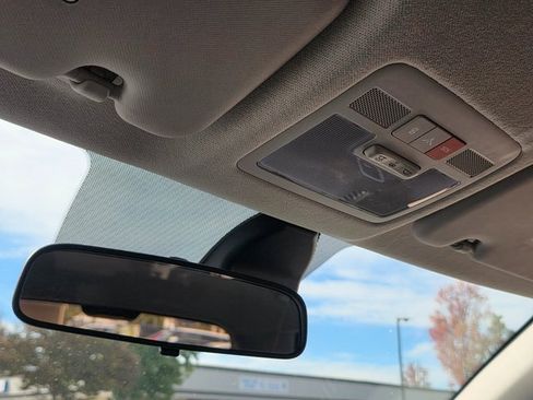 Certified 2022 Hyundai Venue Limited w/ Cargo Package image 32