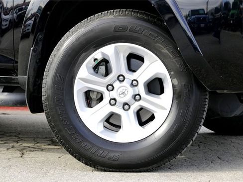 Used 2023 Toyota 4Runner SR5 Premium image 2