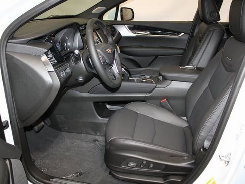 New 2025 Cadillac XT5 Premium Luxury image 4