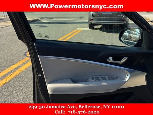 Used 2023 Genesis G70 2.0T image 26