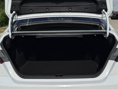 Used 2025 Toyota Camry LE image 28