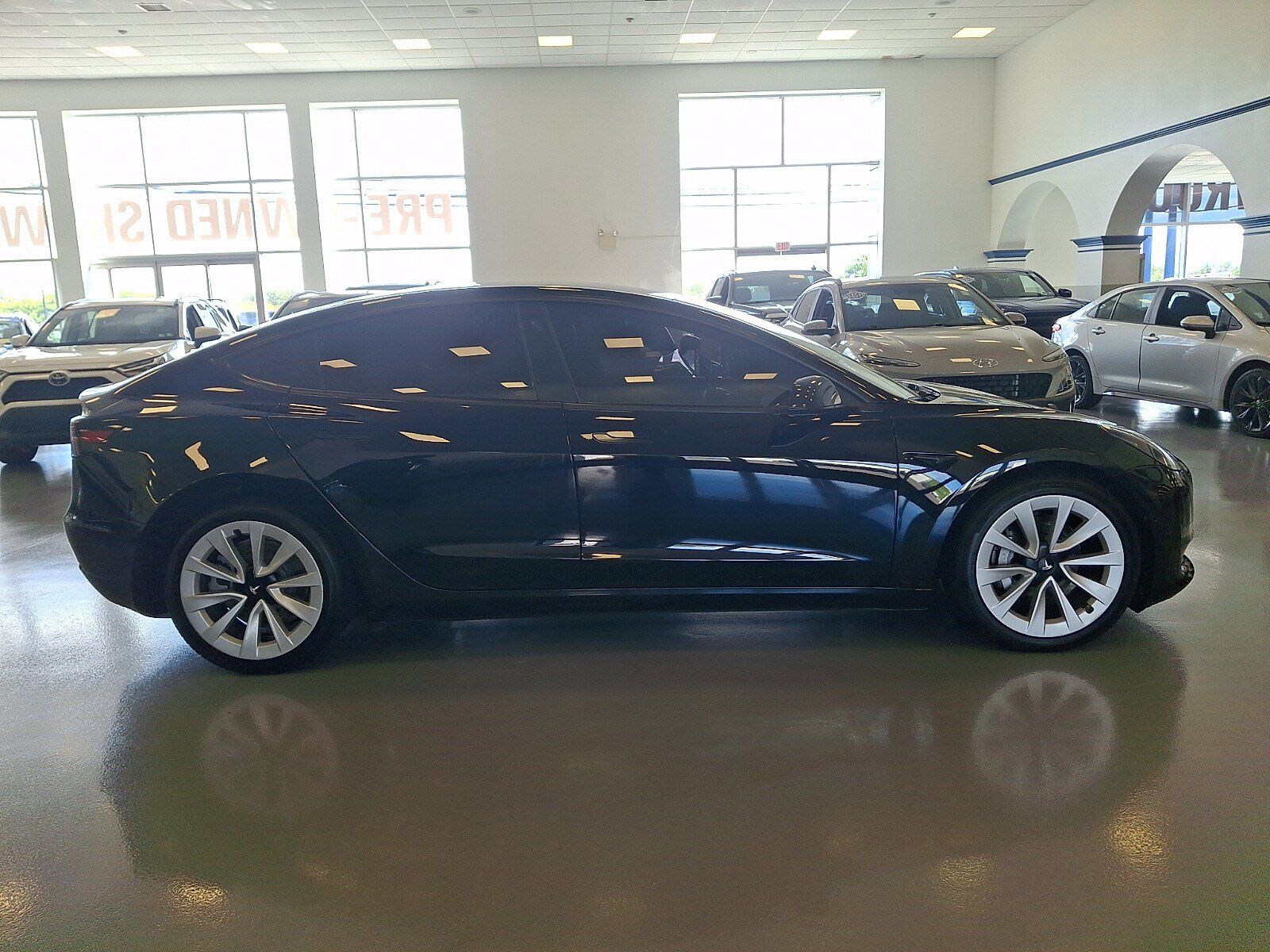 Used 2021 Tesla Model 3 Standard Range Plus RWD image 7