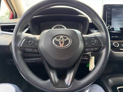 Used 2022 Toyota Corolla LE FWD image 16