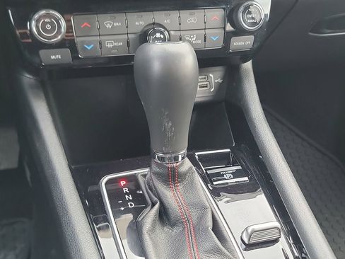 Used 2024 Jeep Compass Trailhawk image 17