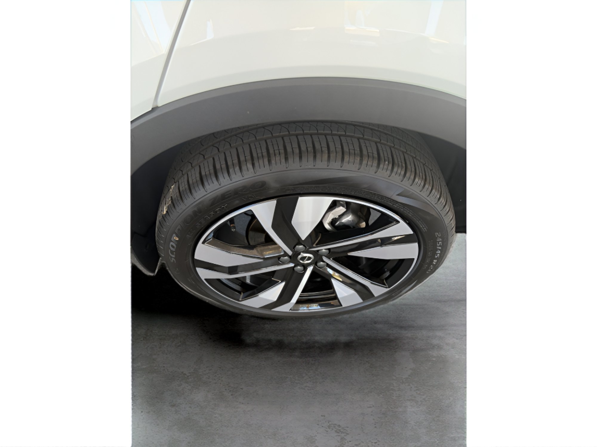 Used 2025 Volvo XC40 B5 Ultra AWD/4WD image 20