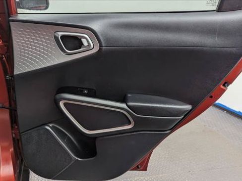 Used 2023 Kia Soul LX FWD image 19
