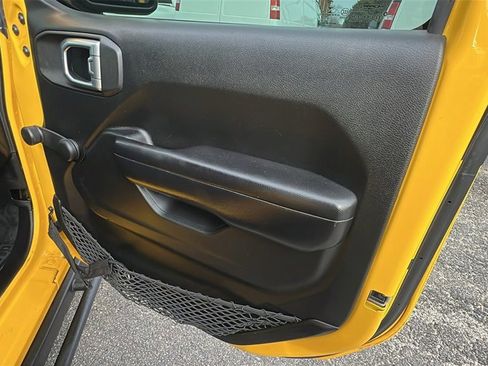 Used 2019 Jeep Wrangler Sport image 15