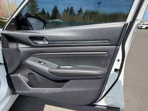 Used 2020 Nissan Altima 2.5 SR w/ Premium Package image 24