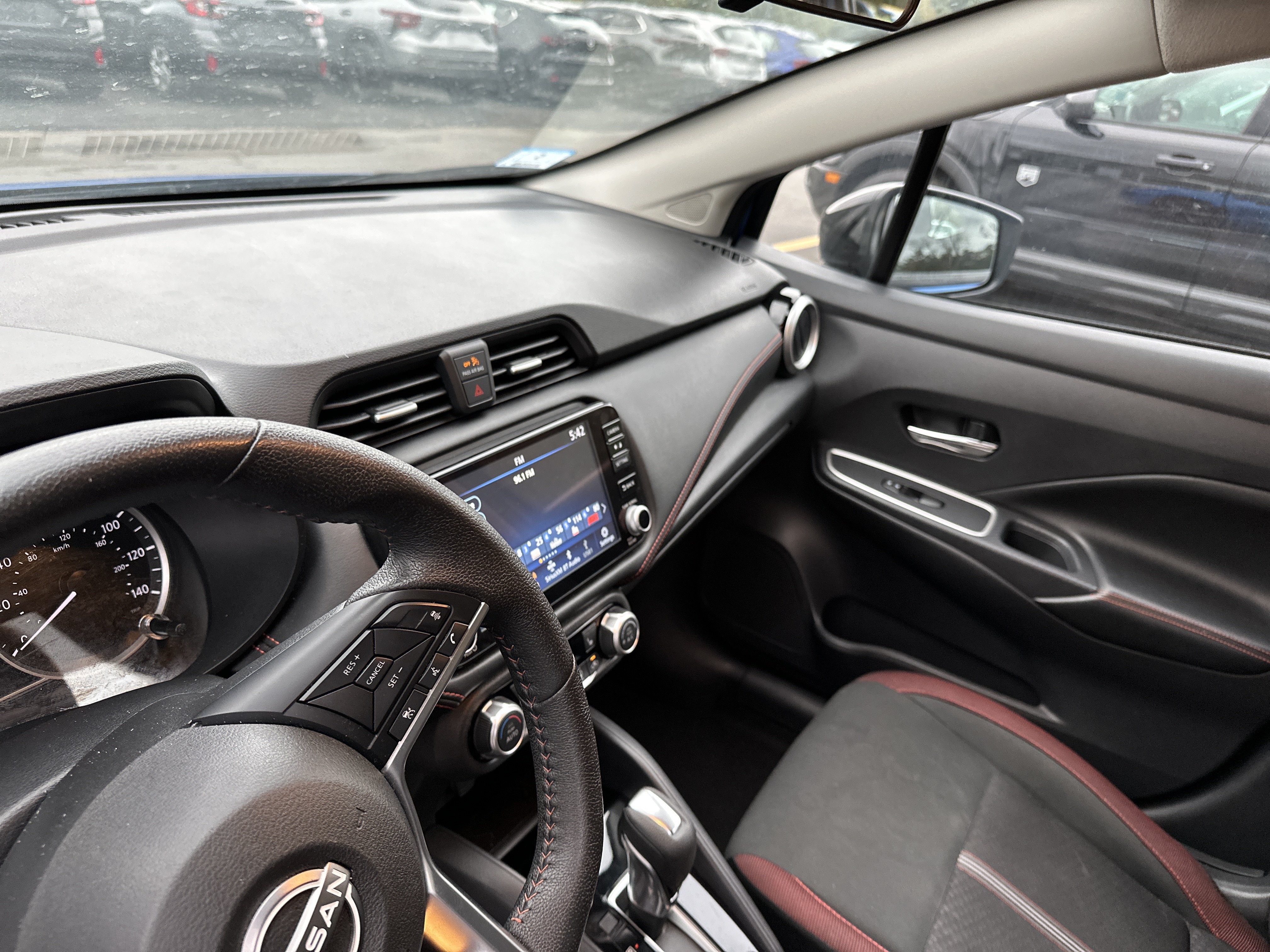Used 2024 Nissan Versa SR FWD image 11