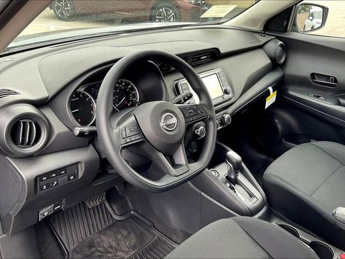 New 2025 Nissan Kicks Play S image 9