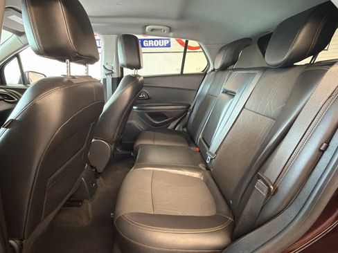 Used 2022 Chevrolet Trax LT w/ Driver Confidence Package AWD/4WD image 21