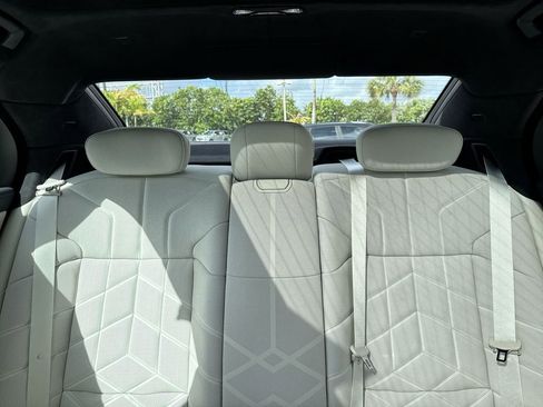 Used 2023 BMW 760i xDrive image 18