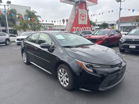 Used 2023 Toyota Corolla LE w/ Carpet Mat Package (TMS) FWD image 2