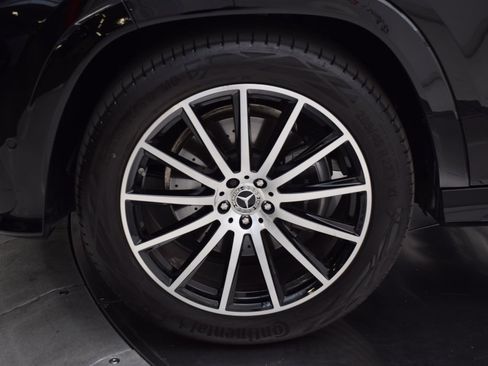 Used 2026 Mercedes-Benz GLS 450 4MATIC image 11