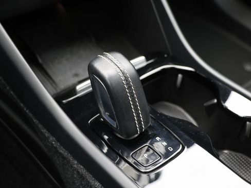 Used 2021 Volvo XC40 P8 Recharge w/ Advanced Package image 27