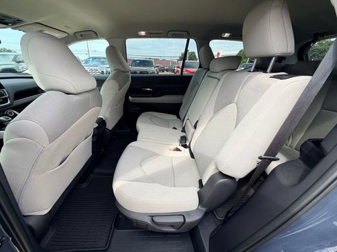 Used 2025 Toyota Grand Highlander AWD image 24