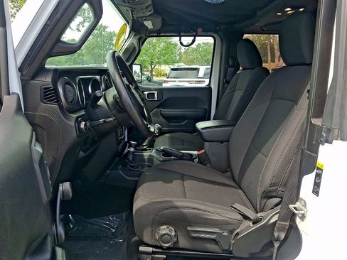 Used 2021 Jeep Wrangler Sport AWD/4WD image 13