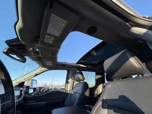 Used 2025 Ford F250 Lariat w/ Black Appearance Package image 14