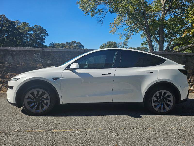 Used 2026 Tesla Model Y AWD image 8