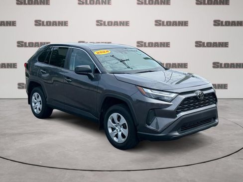Used 2024 Toyota RAV4 LE AWD/4WD image 7